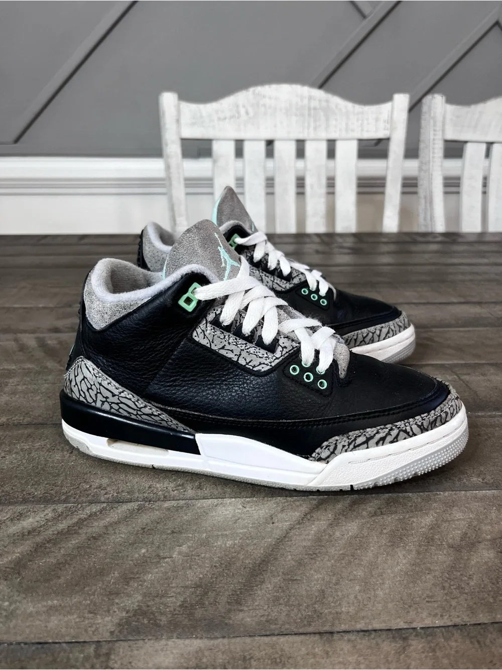 Nike Air Jordan 3 Green Glow Sneakers Sz 5.5Y